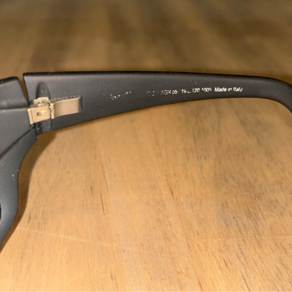Maui Jim Black Sunglasses - Picture 8 of 9